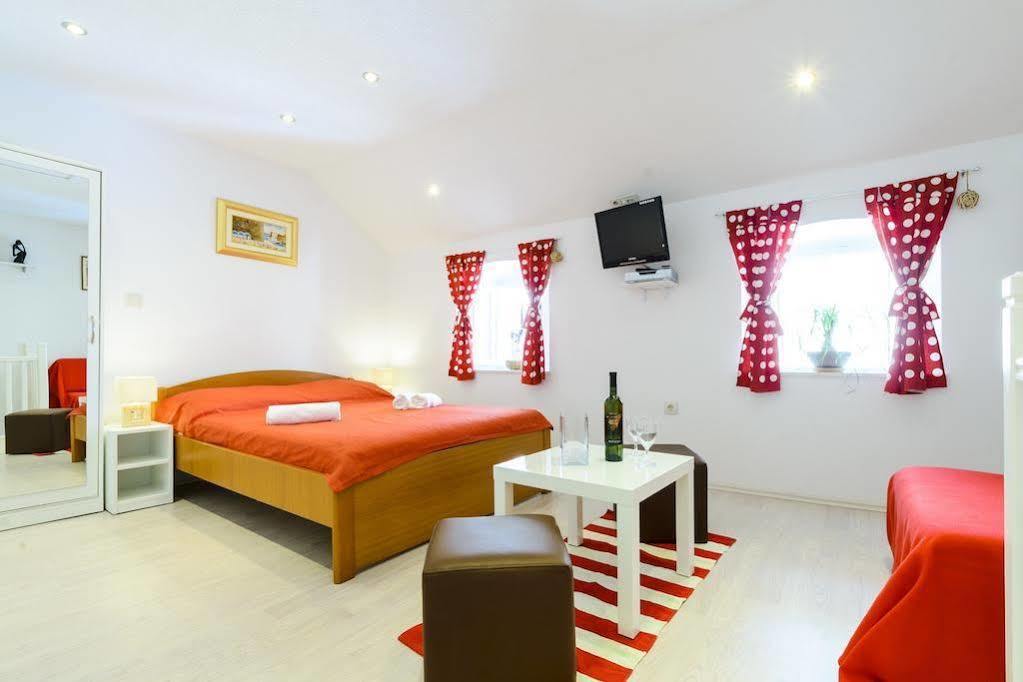 Apartments Bobo Дубровник Екстериор снимка