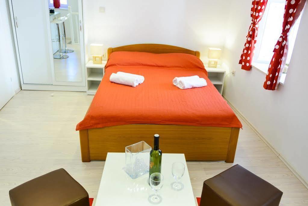 Apartments Bobo Дубровник Екстериор снимка